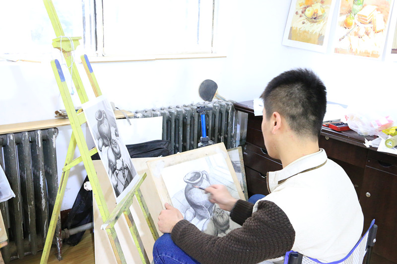 乌鲁木齐美术高考培训学校与乌鲁木齐美术培训班教您如何找到适合的赶考路线