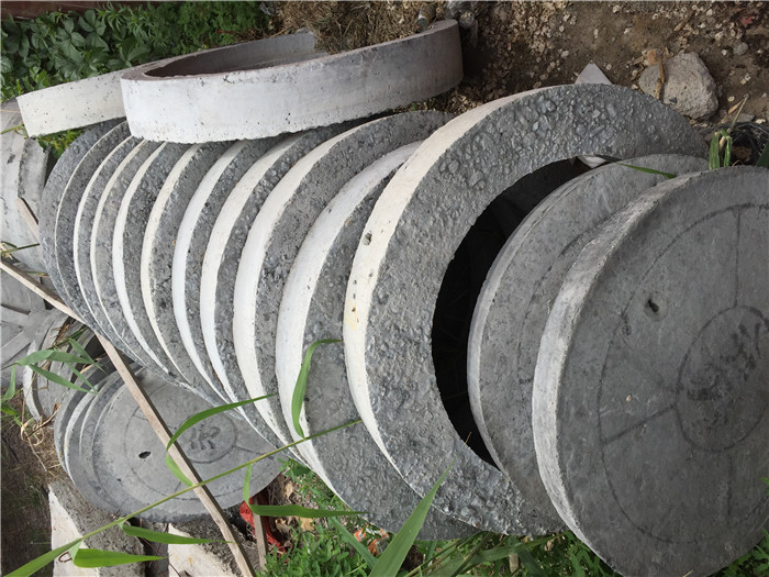 新疆水泥管生产厂家如何来处理路沿石的破损现象