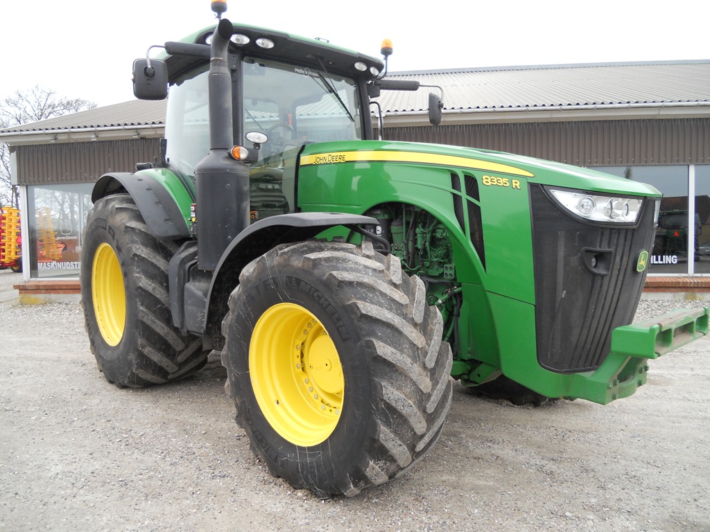 约翰迪尔 8335R Tractor
