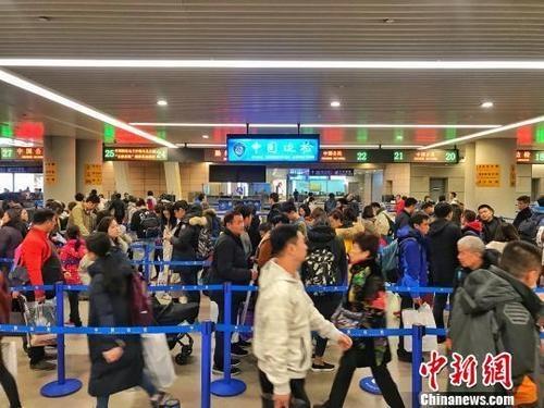 2018年中国出境游人数逼近1.5亿人次 ups电源厂家分享