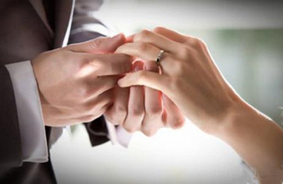 洛阳婚礼的婚庆策划师介绍如何捂紧钱袋来结婚