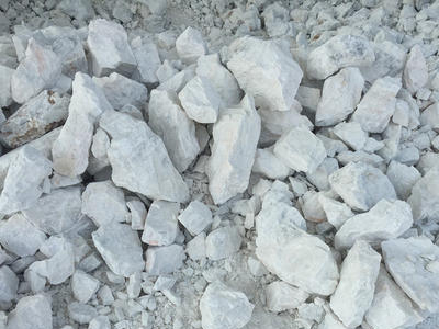 工地建筑用的熟石灰竟然是重质碳酸钙熟化而成！