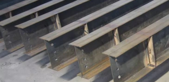 兴安盟钢结构氟碳漆焊缝处的防锈方法