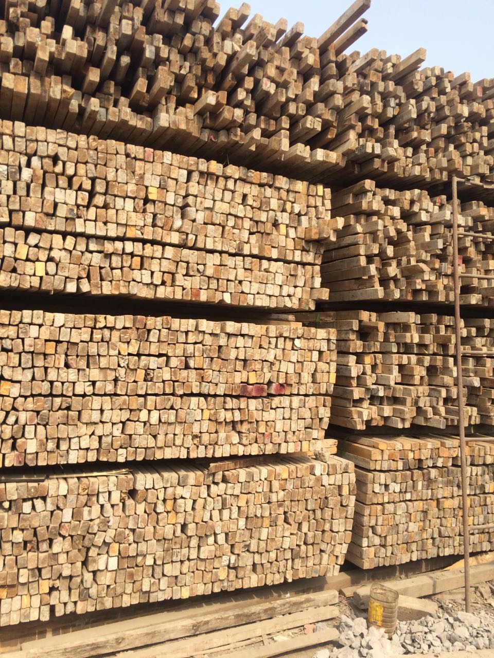 陕西西安高价方木废旧方木回收公司那家好及联系电话
