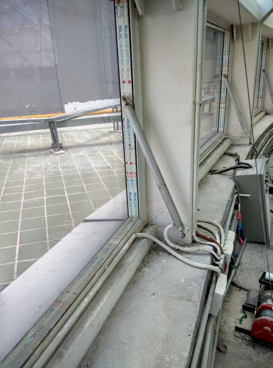 云南电动天窗安装公司告诉你电动开窗机为什么会被人接受