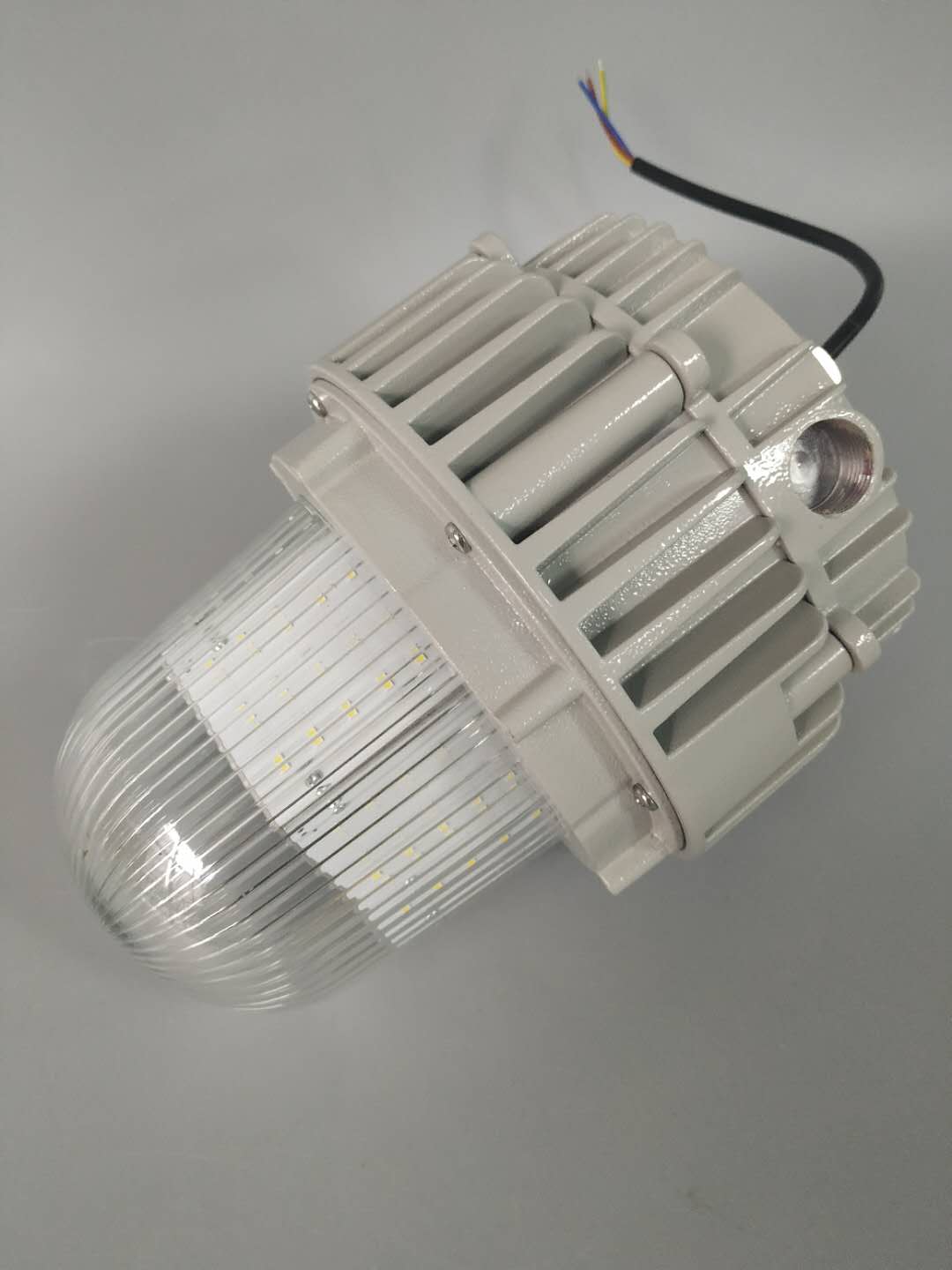 LED三防泛光灯产品特点和适用范围