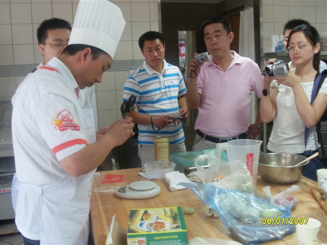 临沂沂水蛋糕行业最专业蛋糕培训学校聚集烘培人才