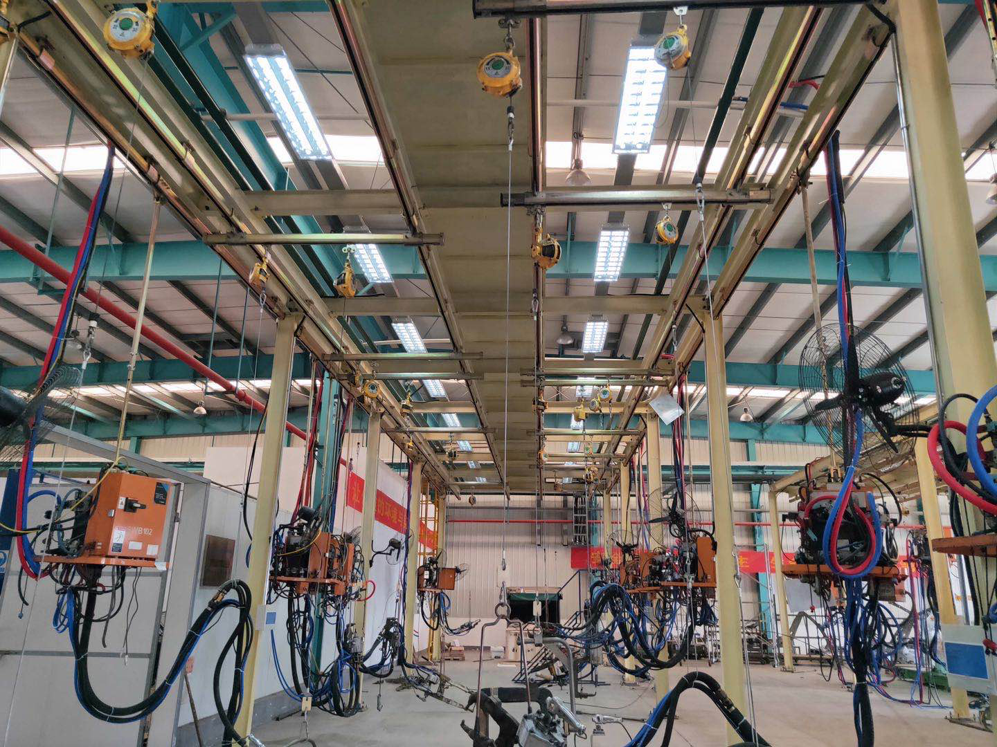 江苏汽车焊装钢构分享安装钢结构设备之前，必须先进行所有准备工作!