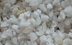 石英砂滤料可以分为精制和普通这两种，各自的用途也不同