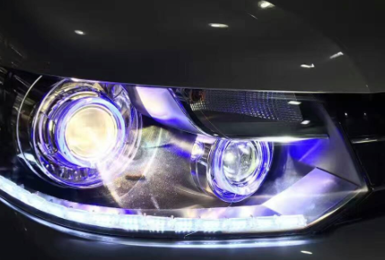 极光车灯告诉你汽车灯光系统升级不止是头灯和酷炫