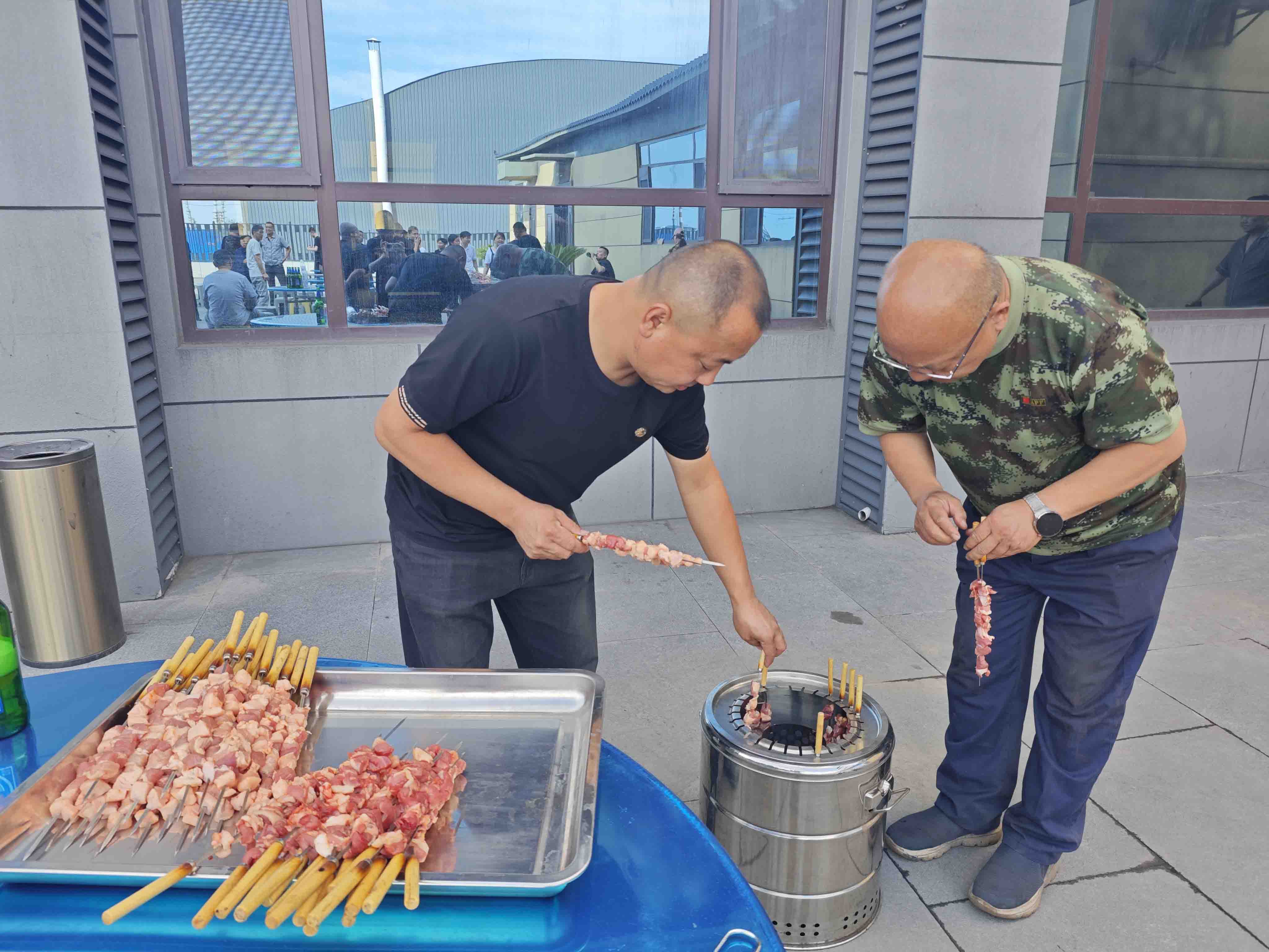 夏季烧烤团建活动