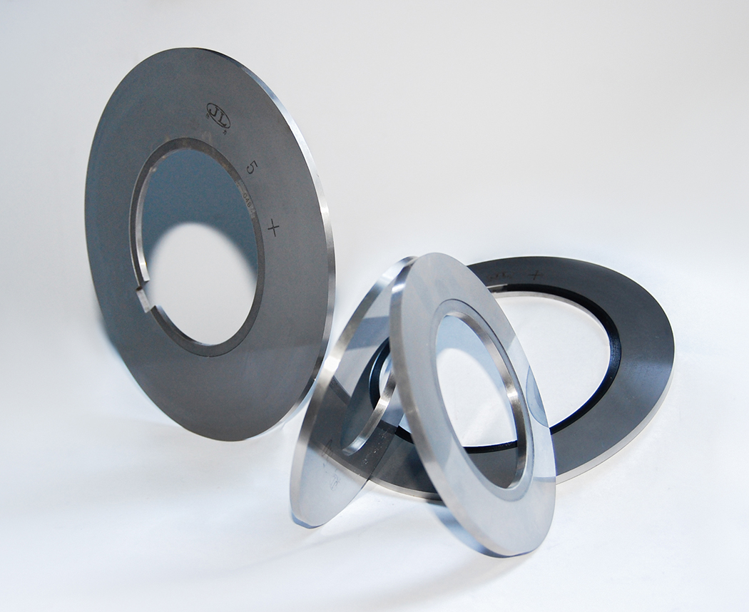 What are the applications of slitting circular knives in the paper industry