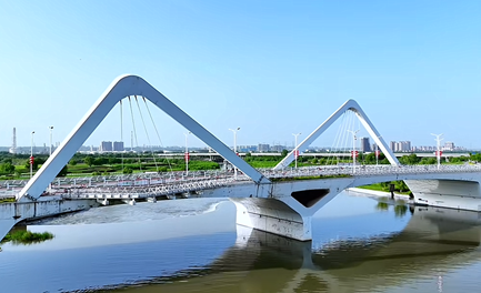 女皇路桥公司