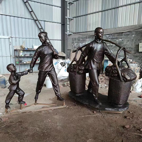鑄銅雕塑展現了城市的歷史和文化