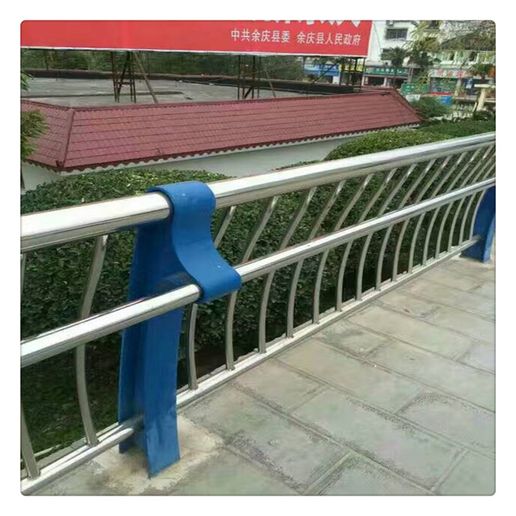 浙江杭州温州公园景区护栏一般规定多高，什么材质规格的不锈钢管比较好