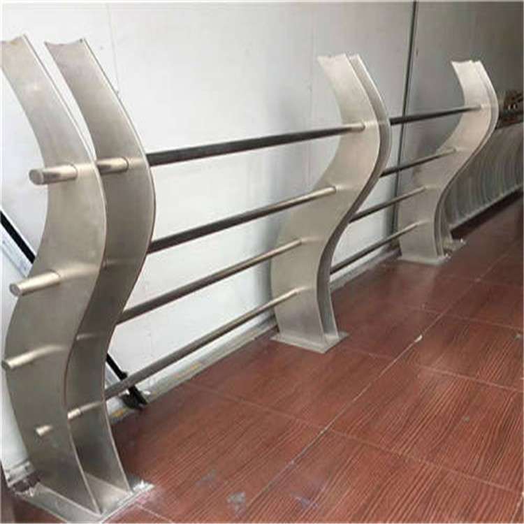 浙江杭州温州不锈钢复合管栏杆一般用什么材质，大概什么价位