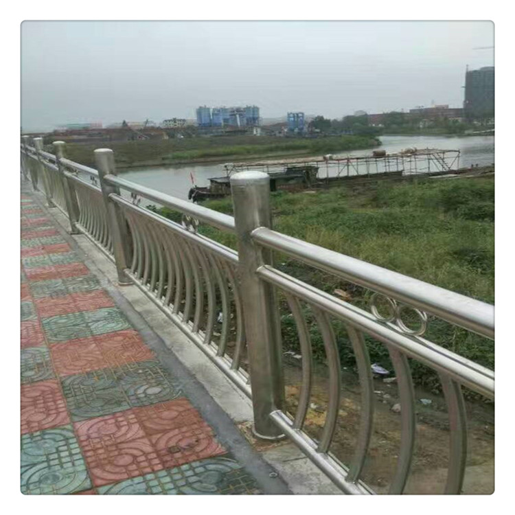 浙江杭州温州聊城不锈钢复合管护栏厂家有哪些生产流程