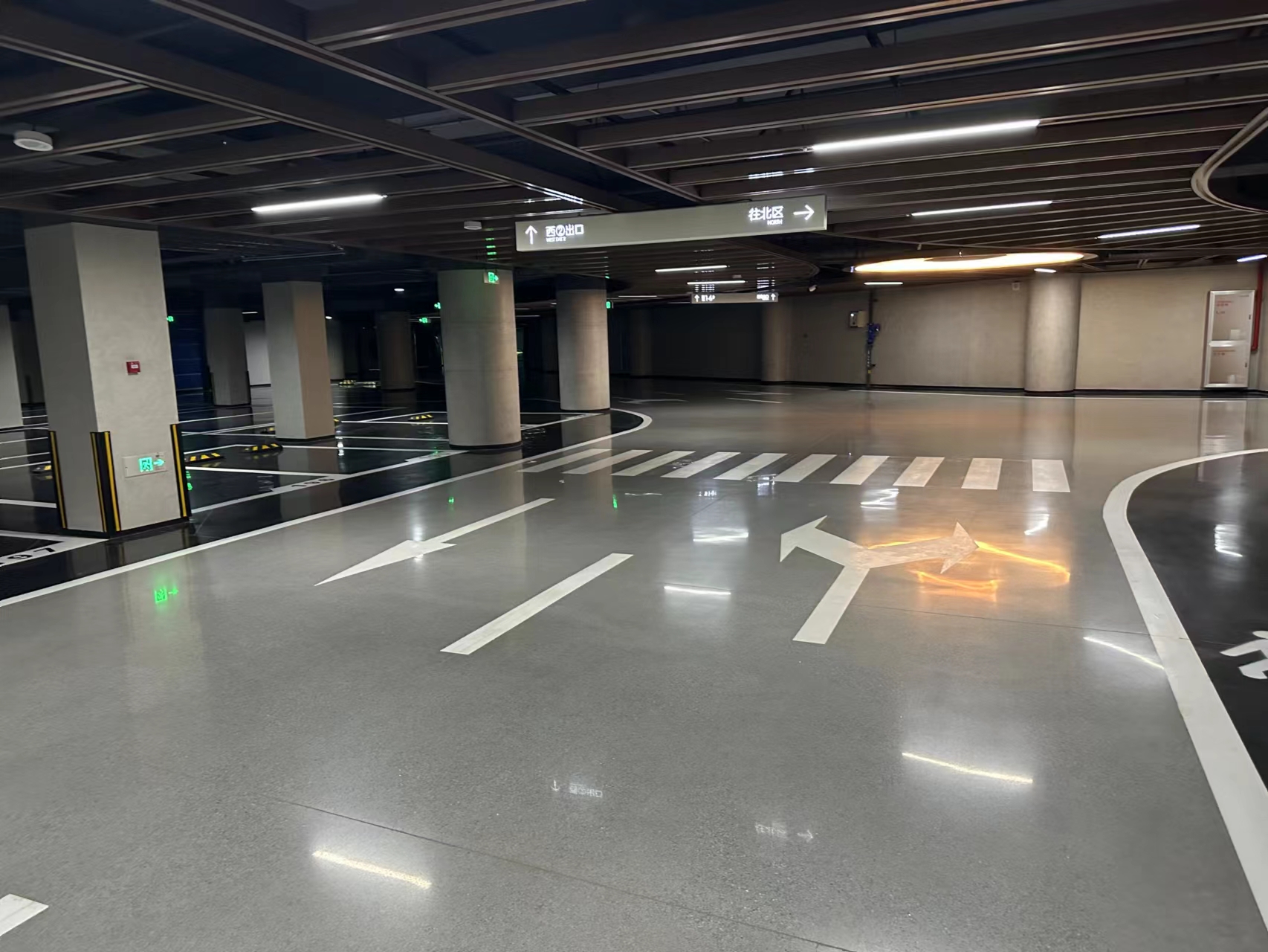 重庆停车场标识施工