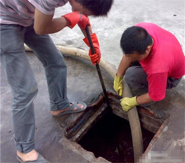 重庆社区化粪池管道疏通操作流程与清理知识