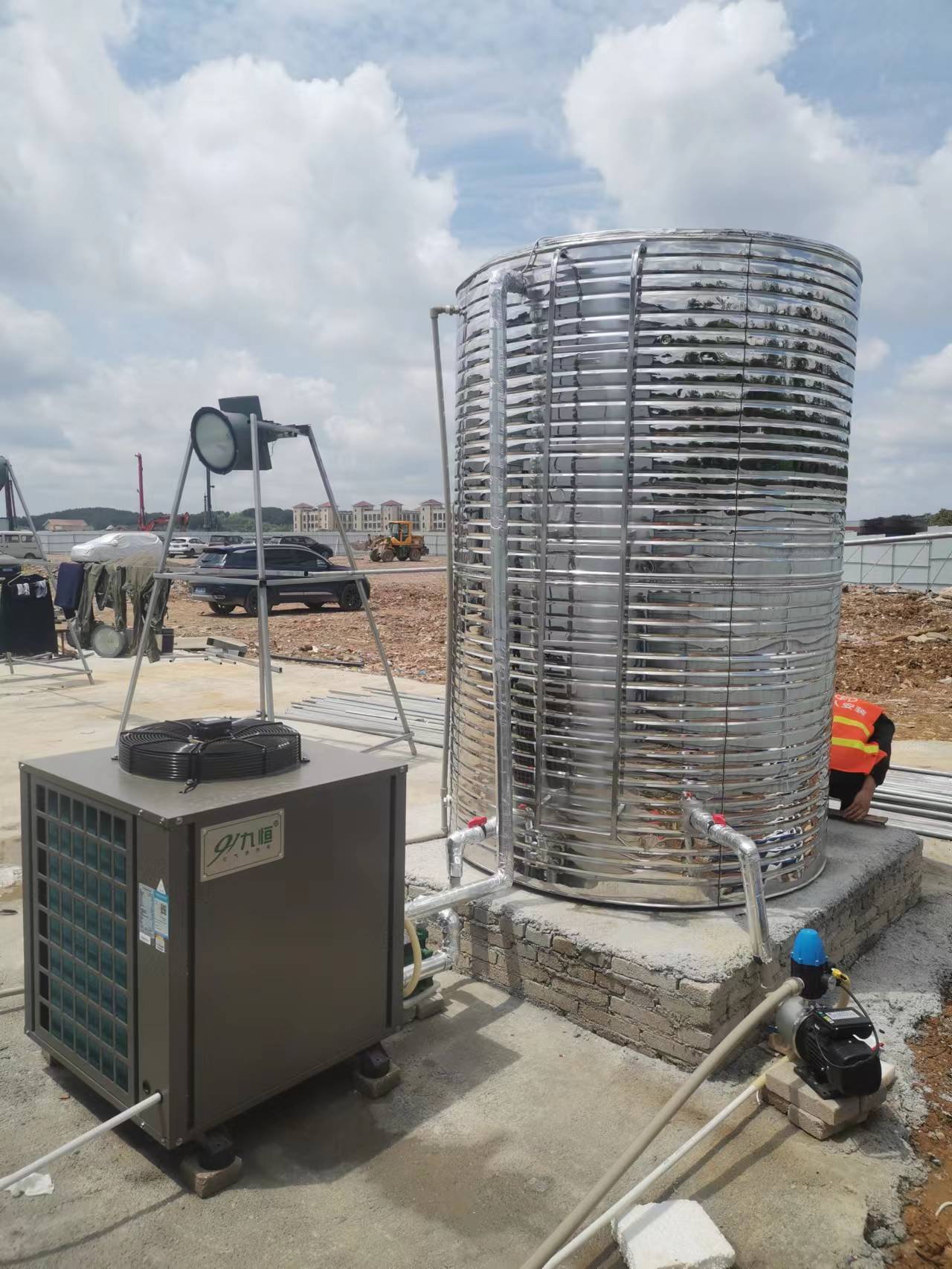 贵安新区工地项目部空气能热水器安装