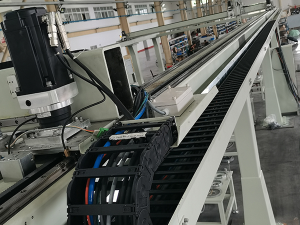 桁架机械手输送工件组成的全自动生产线