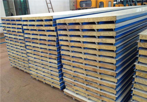 襄阳彩钢夹芯板可应用于工业厂房、仓库的屋面和外墙