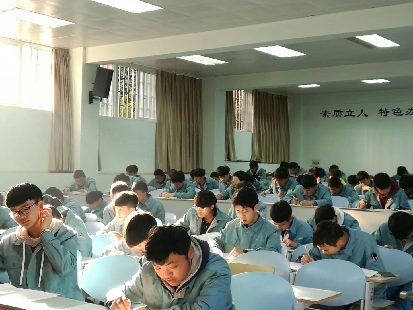 短期电工证培训：开启电工职业生涯的第一步！昆明科普电工证培训学校