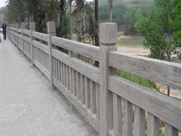 水泥为原料的新型仿木栏杆！