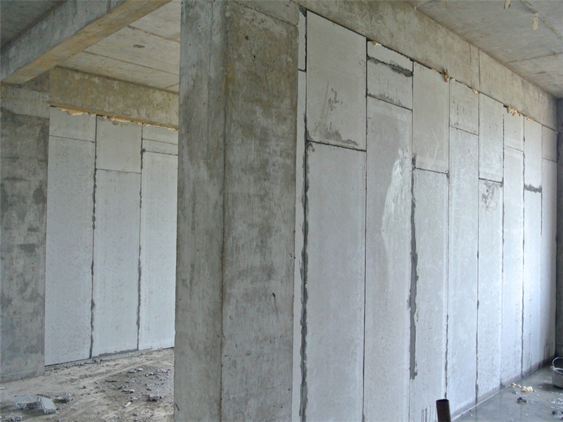 轻质隔墙板是什么材料？