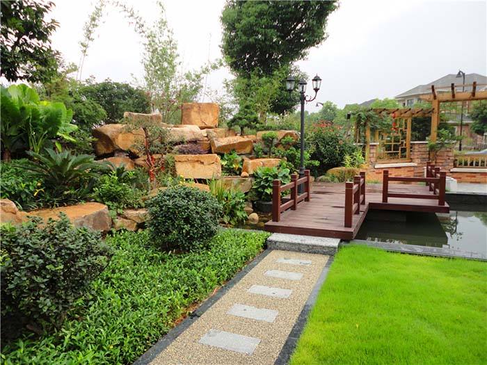 大房子里的小庭院,庭院景观设计与装修要点介绍