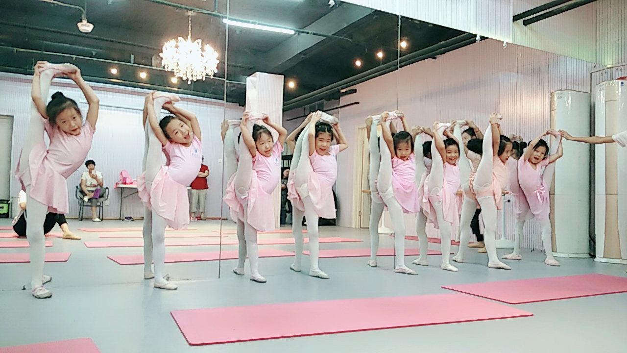 舞动时空艺术培训中心包括舞蹈培训,少儿舞蹈班,成人舞蹈培训是通州