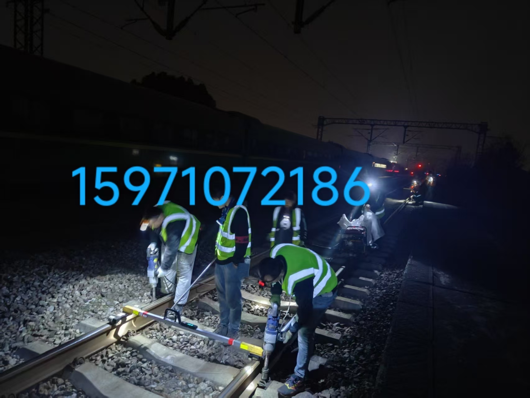 推行轨距尺现场使用