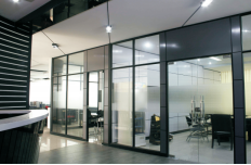 十堰办公玻璃隔断可满足很多大平层办公室分区的需求